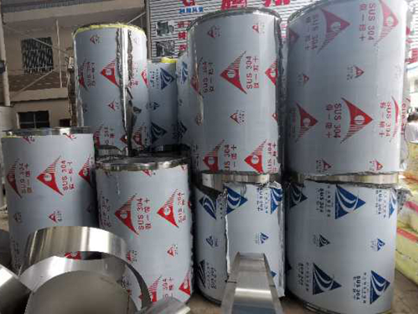 不銹鋼圓管-全自動(dòng)焊接以及全自動(dòng)卷圓焊縫美麗